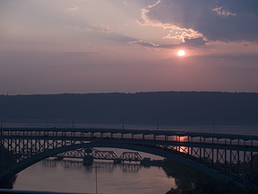 Sinking  Sun over Hudson River